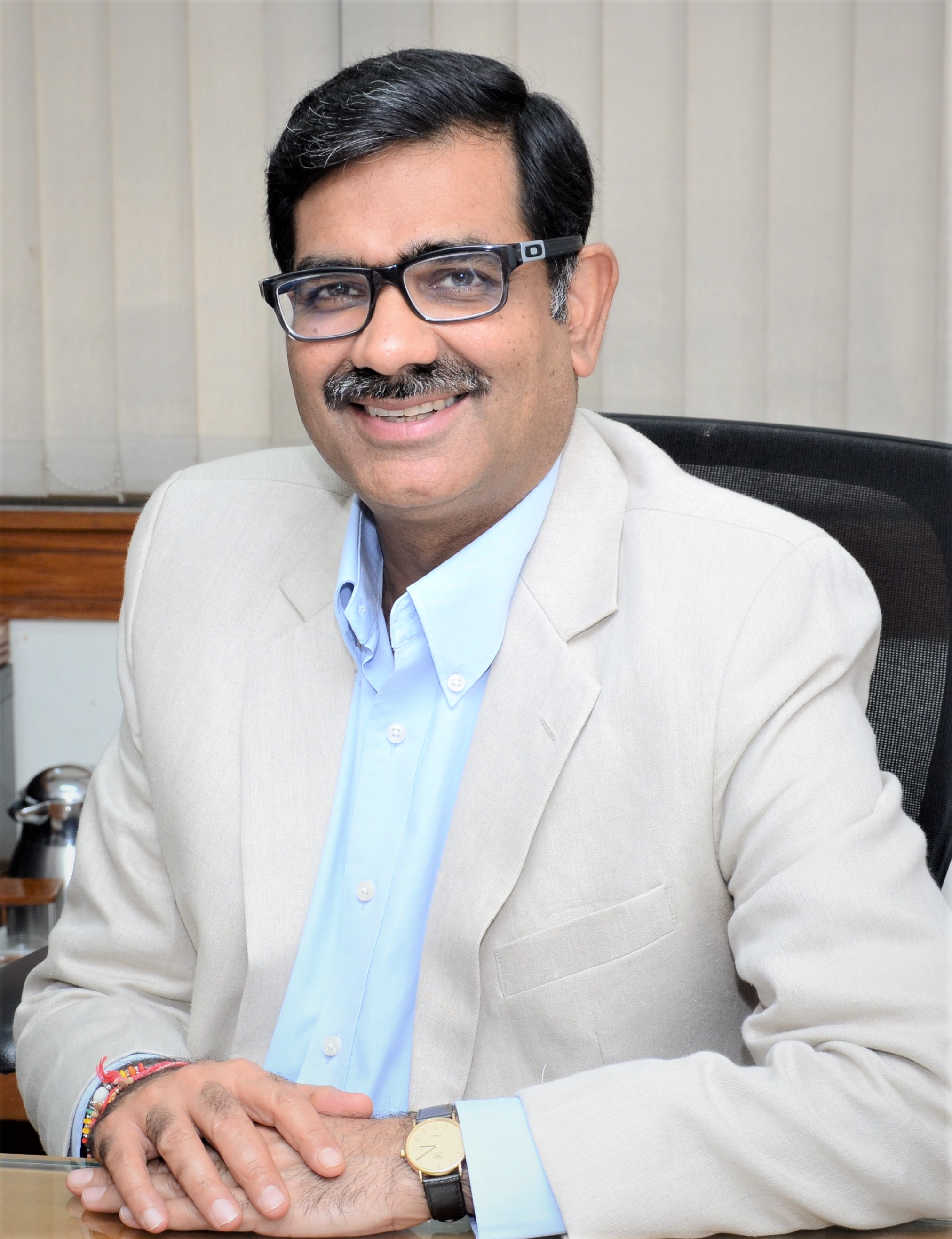 Dr Rajat Kathuria